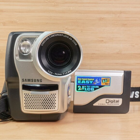 Vintage Samsung SCL610 Hi8 Camcorder / NTSC / Tested & Working - Picture 1 of 8